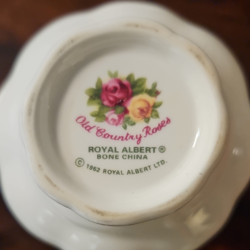 Royal Albert Old Country Roses Bud Vase - Set Of 2